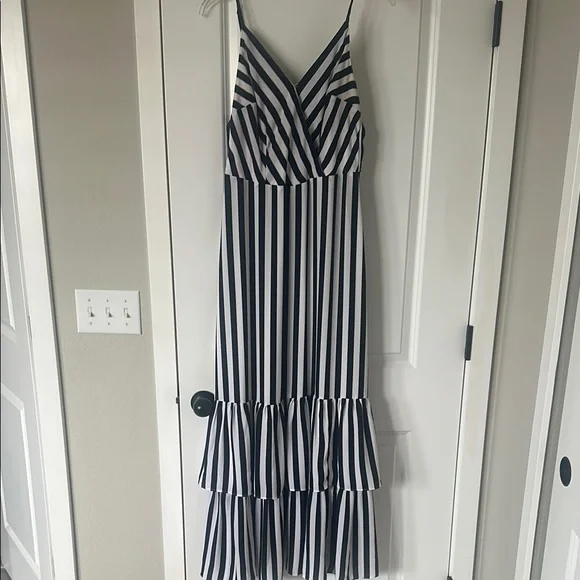 banana republic black and white striped dress Banana Republic Gray White Striped Fitted Dress main image 1